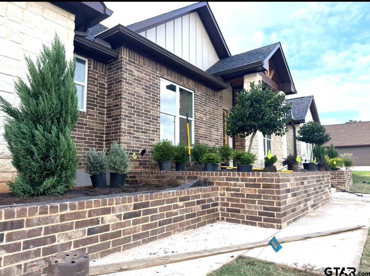 14713 Woodland Creek