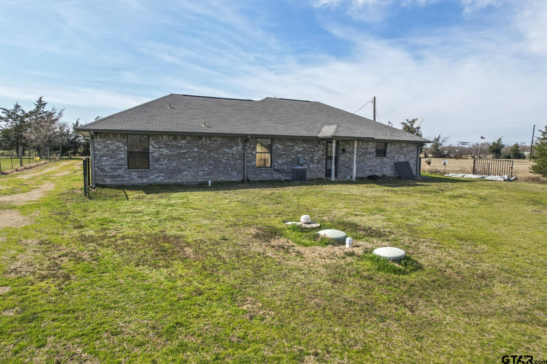 1960 NW County Road 1030