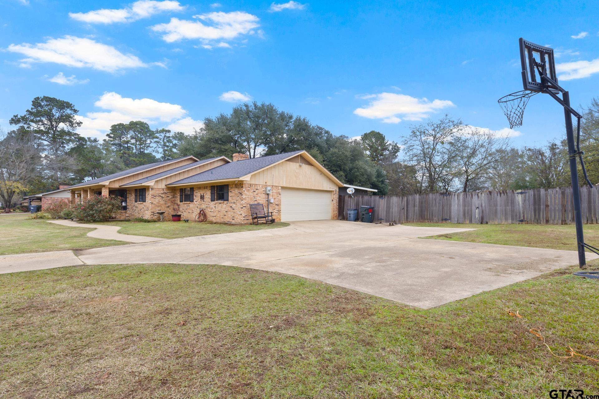 195 County Road 4164