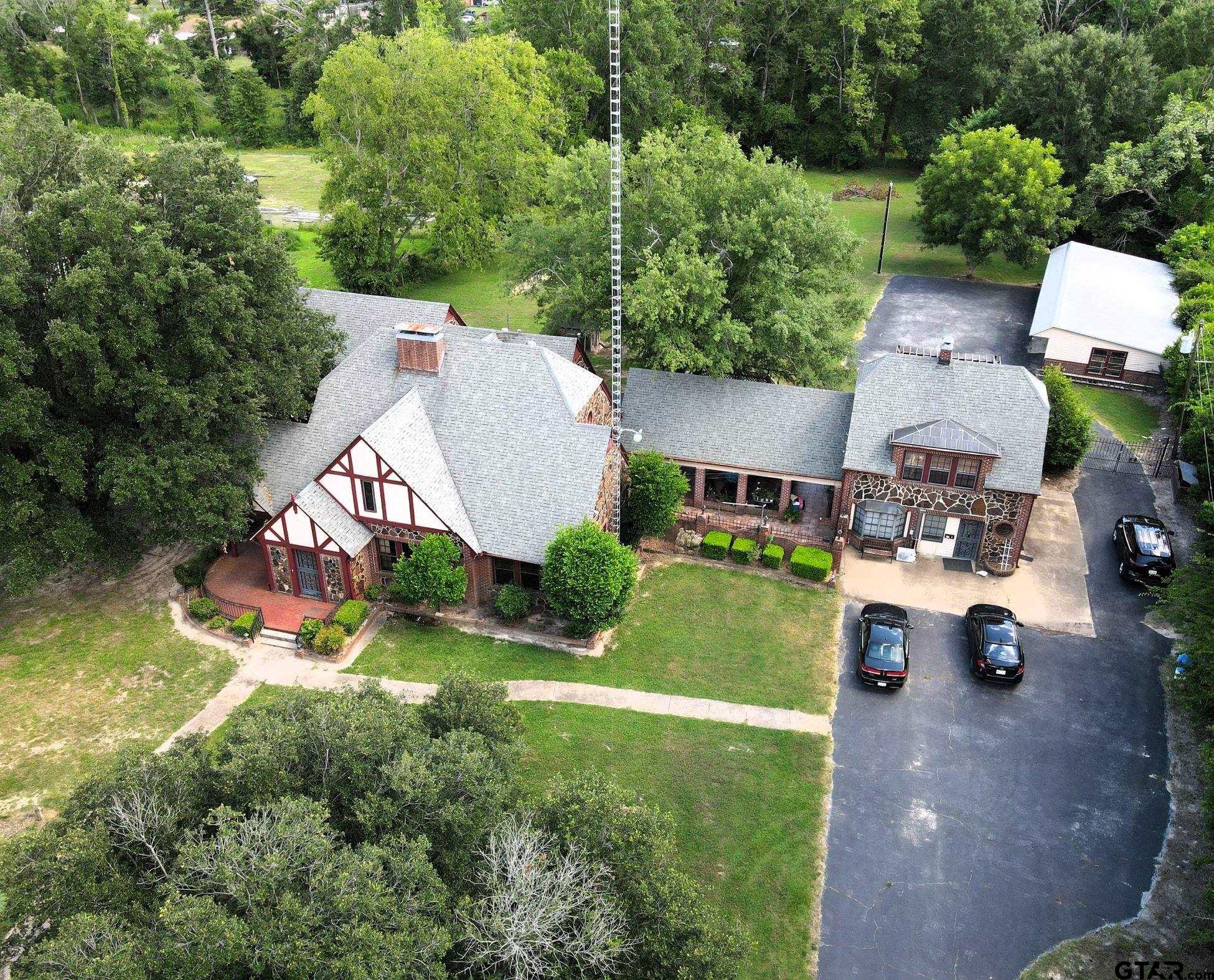 2337 E Rusk