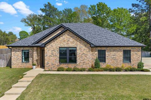 111 Kenswick St. Henderson TX 75654