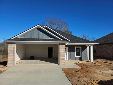614 N Commerce, Overton, TX 75684 - MLS#: 25003528