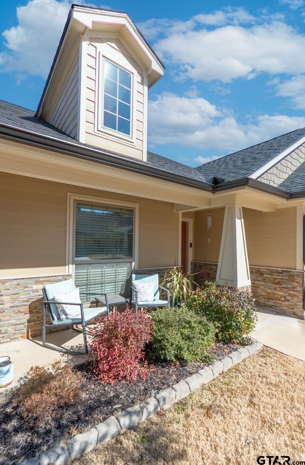 815 E Grande Blvd,  #L104