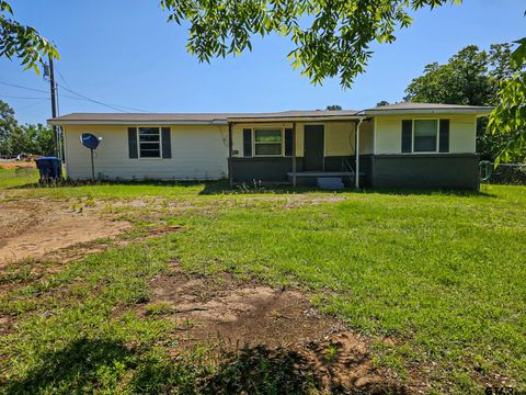 677 Anderson Co Road 142 Palestine TX 75803