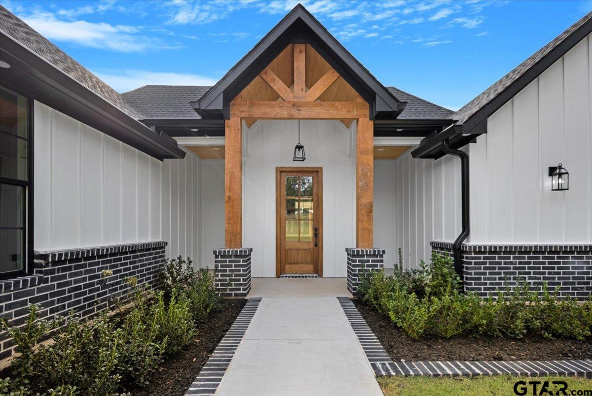 405-2 E Front Street