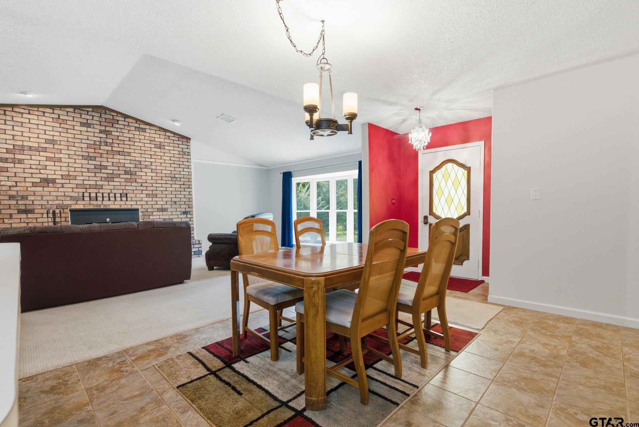 546 Woodside Dr.