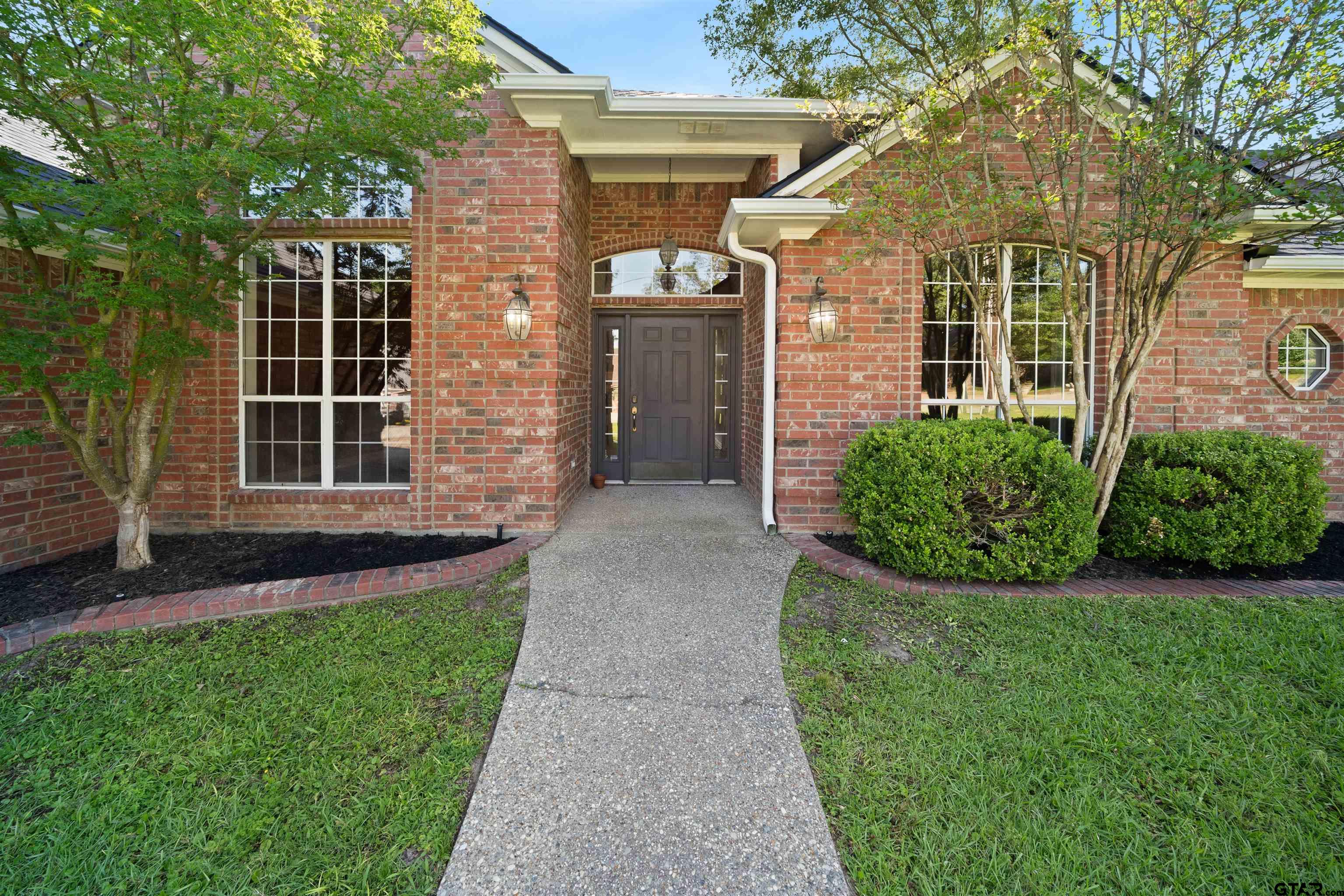 14381 Cedarwood Cir