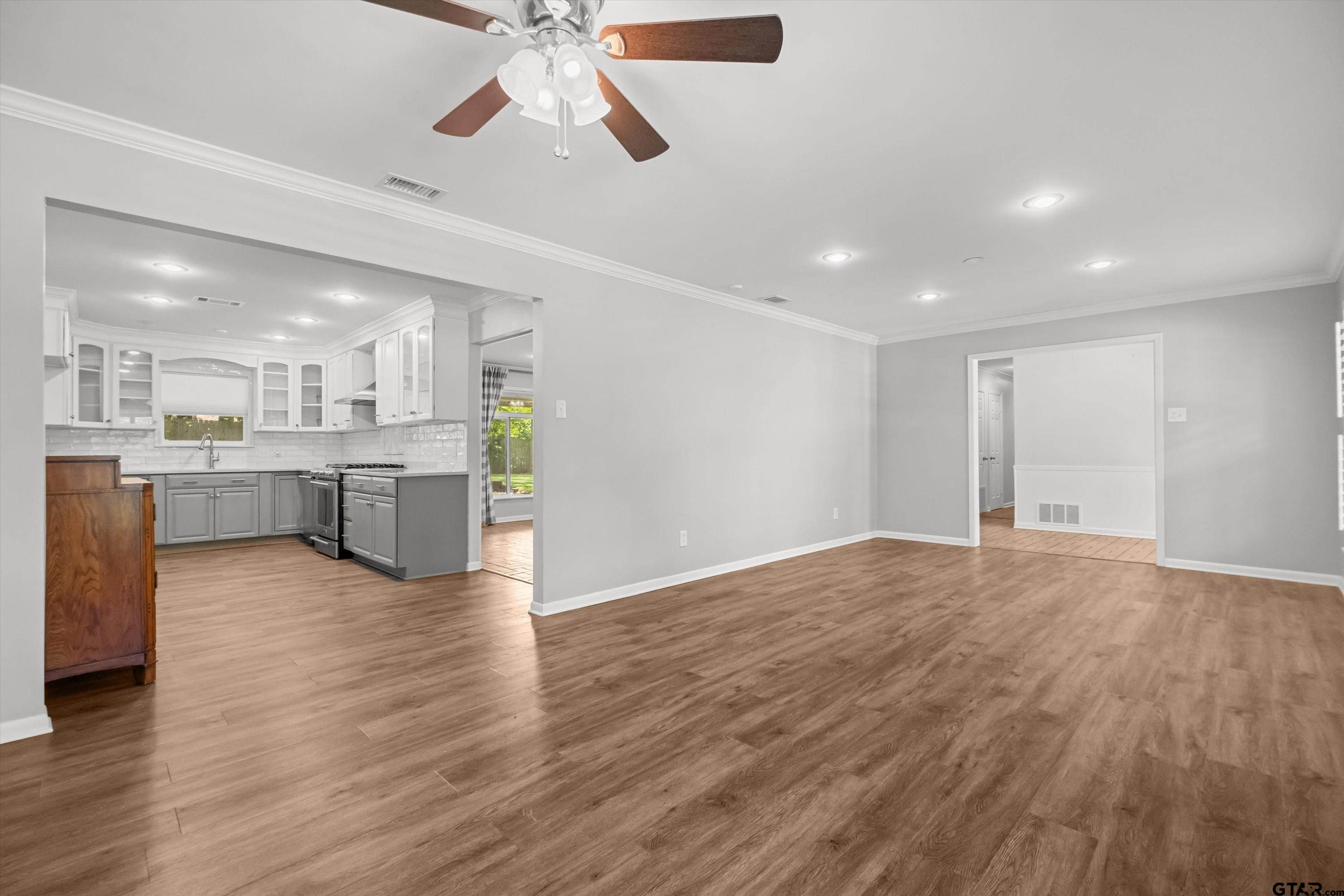 3316 S Cameron Ave.