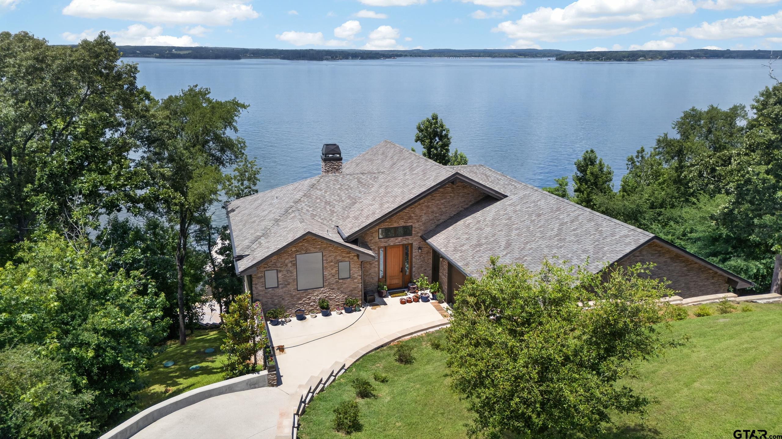 127 N Lake Bluff Dr.