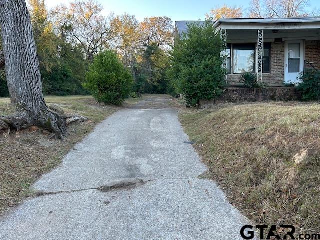 Tyler, Texas 75702, United States, 3 Bedrooms Bedrooms, ,2 BathroomsBathrooms,Residential,Pending,29067