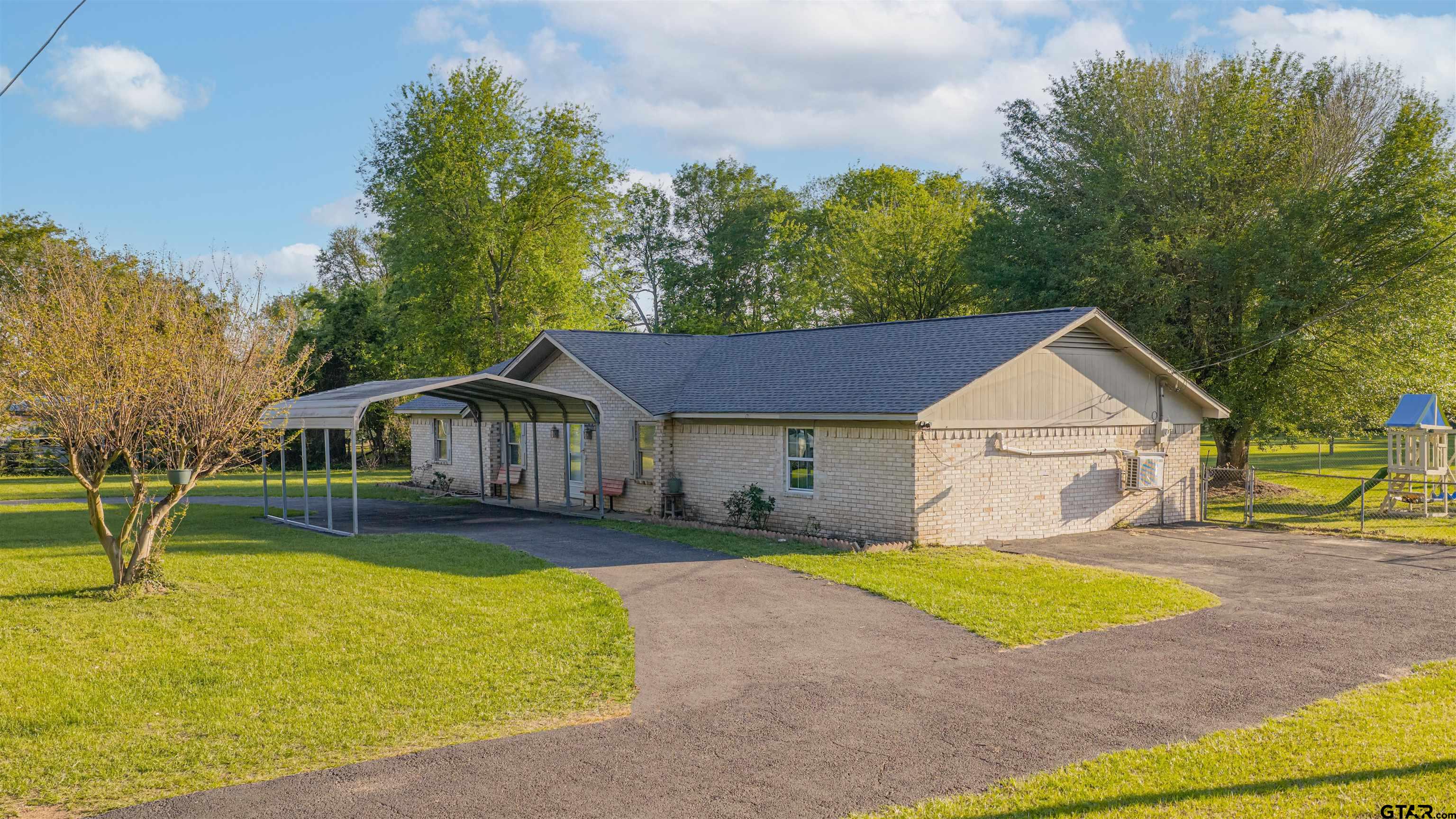 1129 Garden Dr