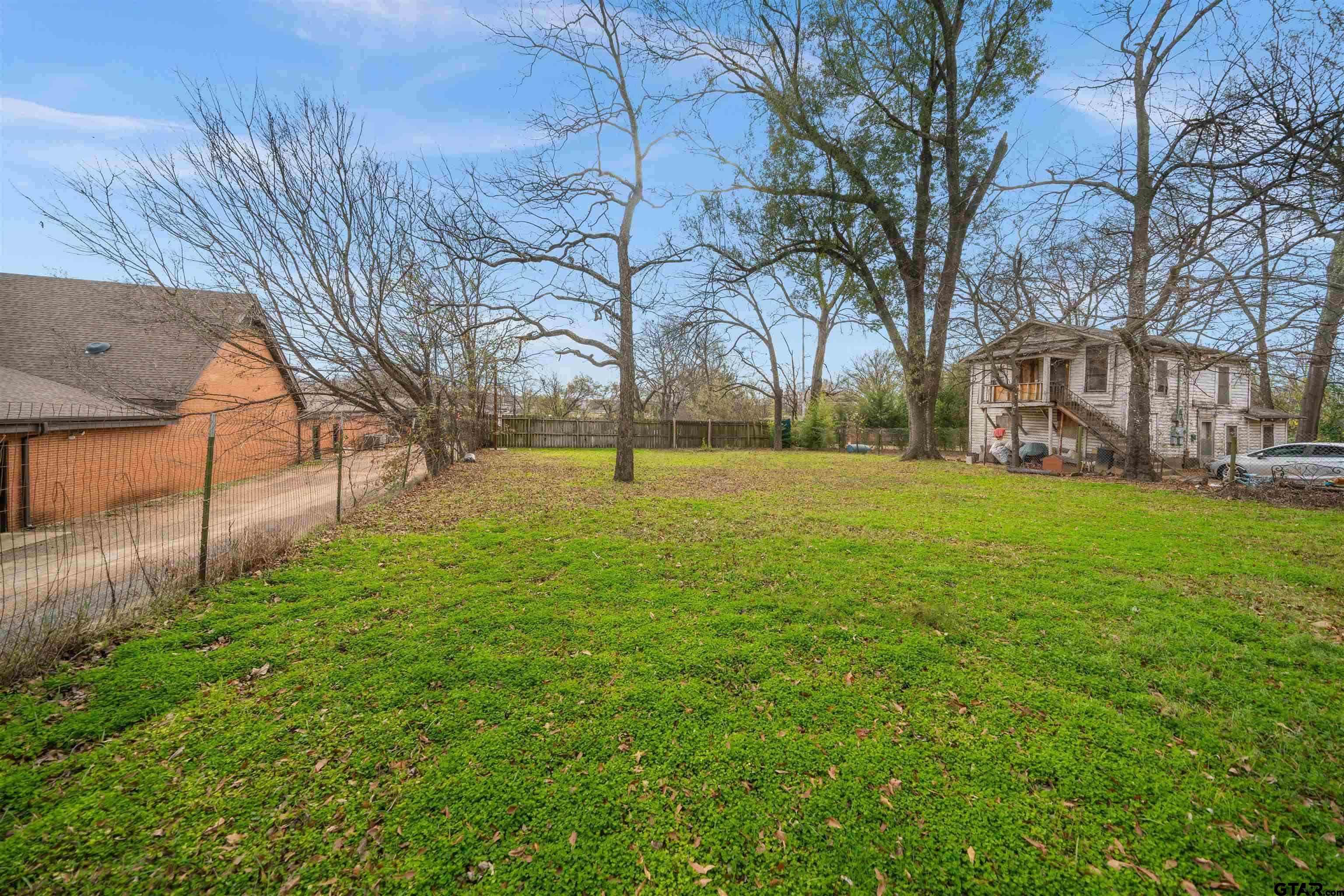 1212 W Paul St