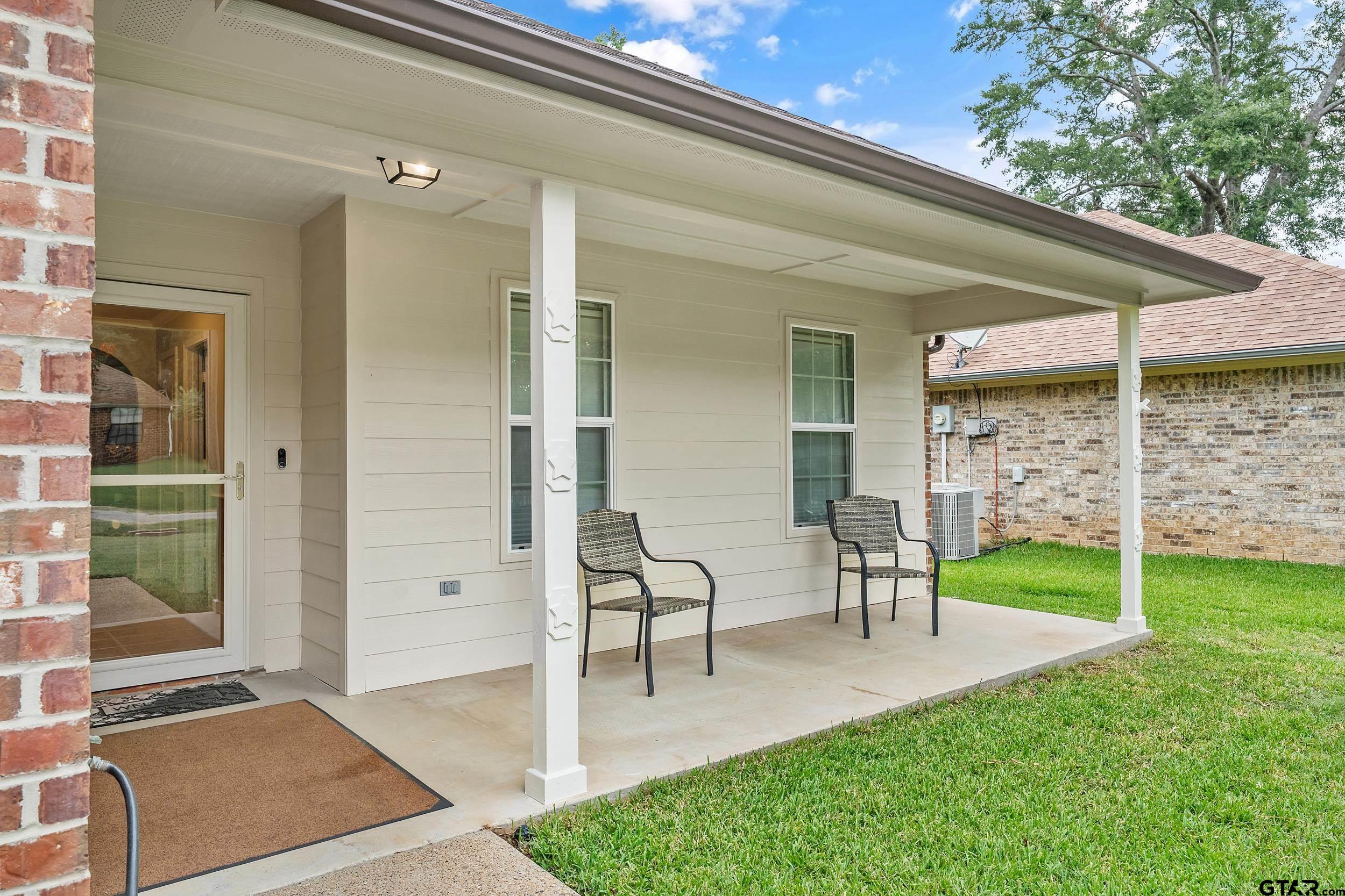 518 Neches Dr