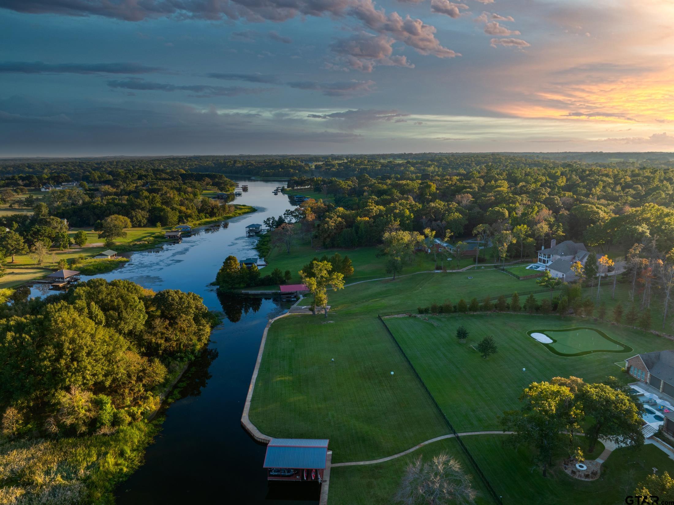 2001 Rose Pointe
