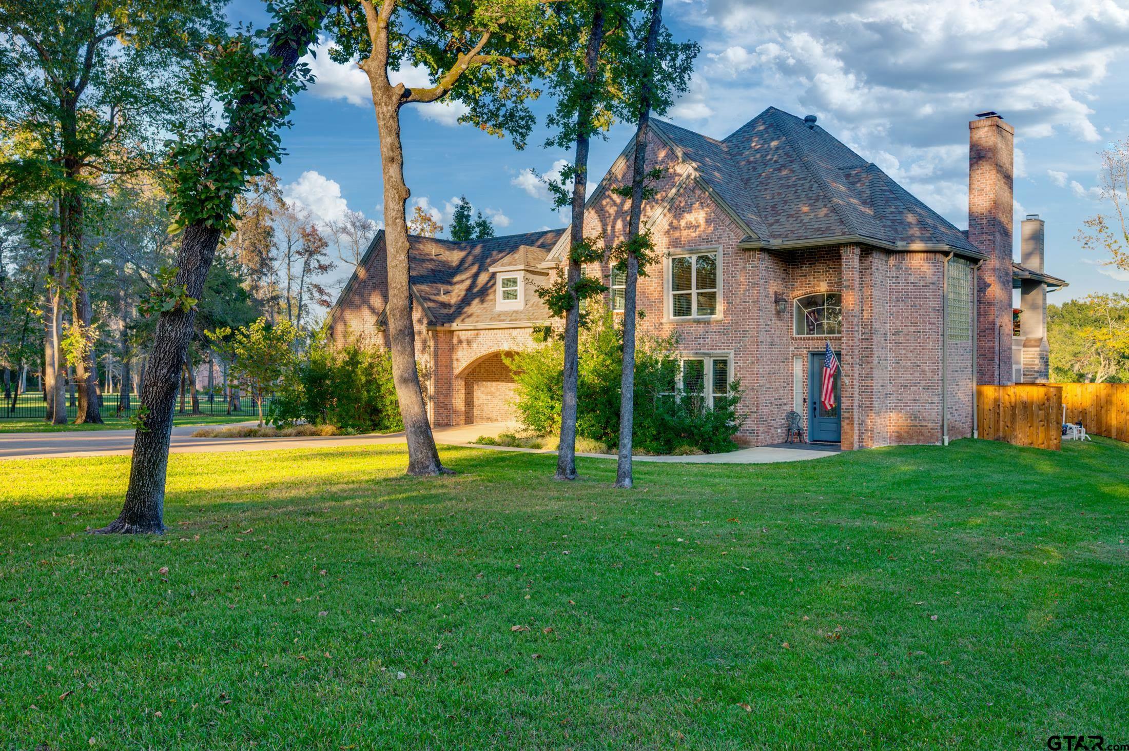 2001 Rose Pointe