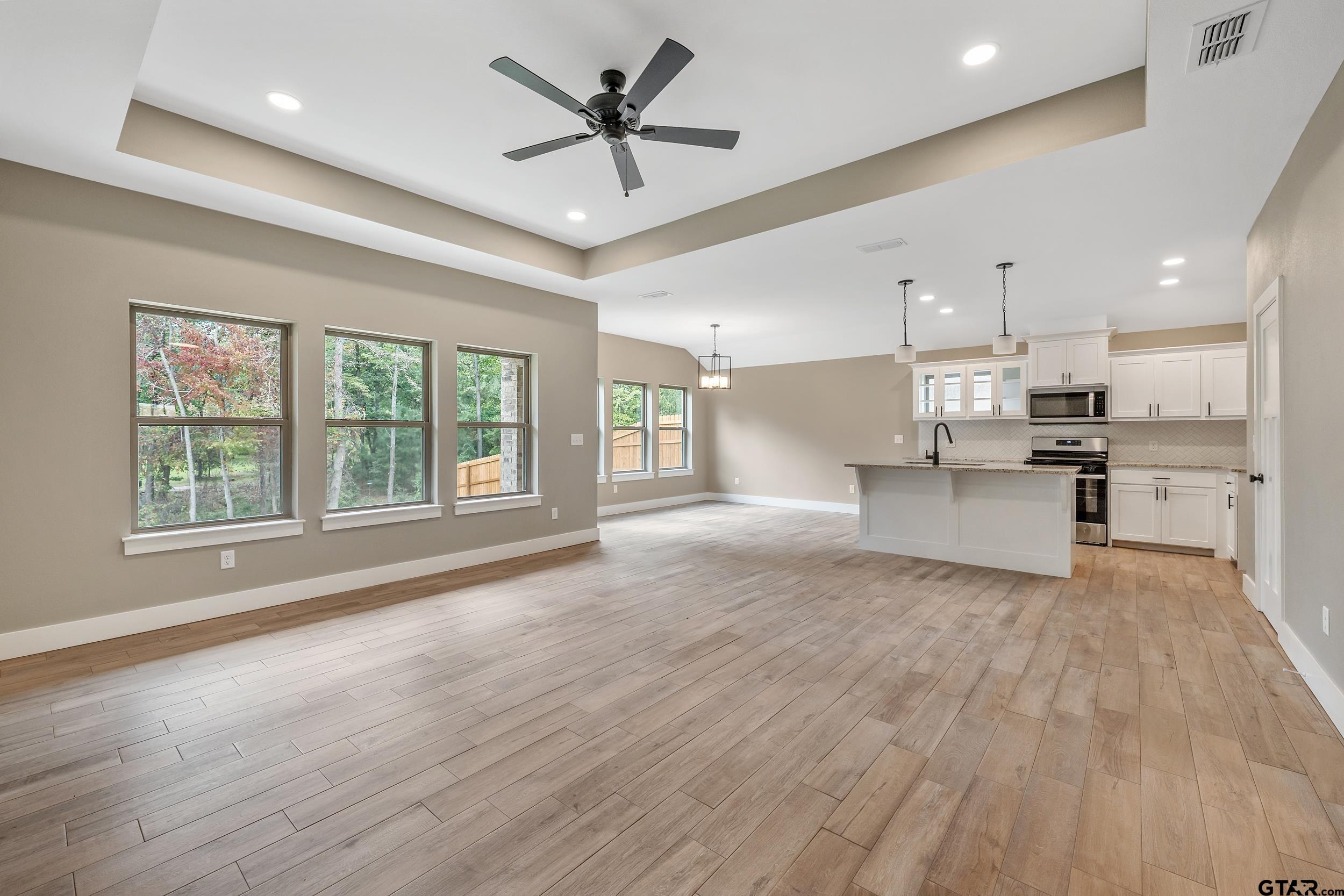 16418 Crossing Circle