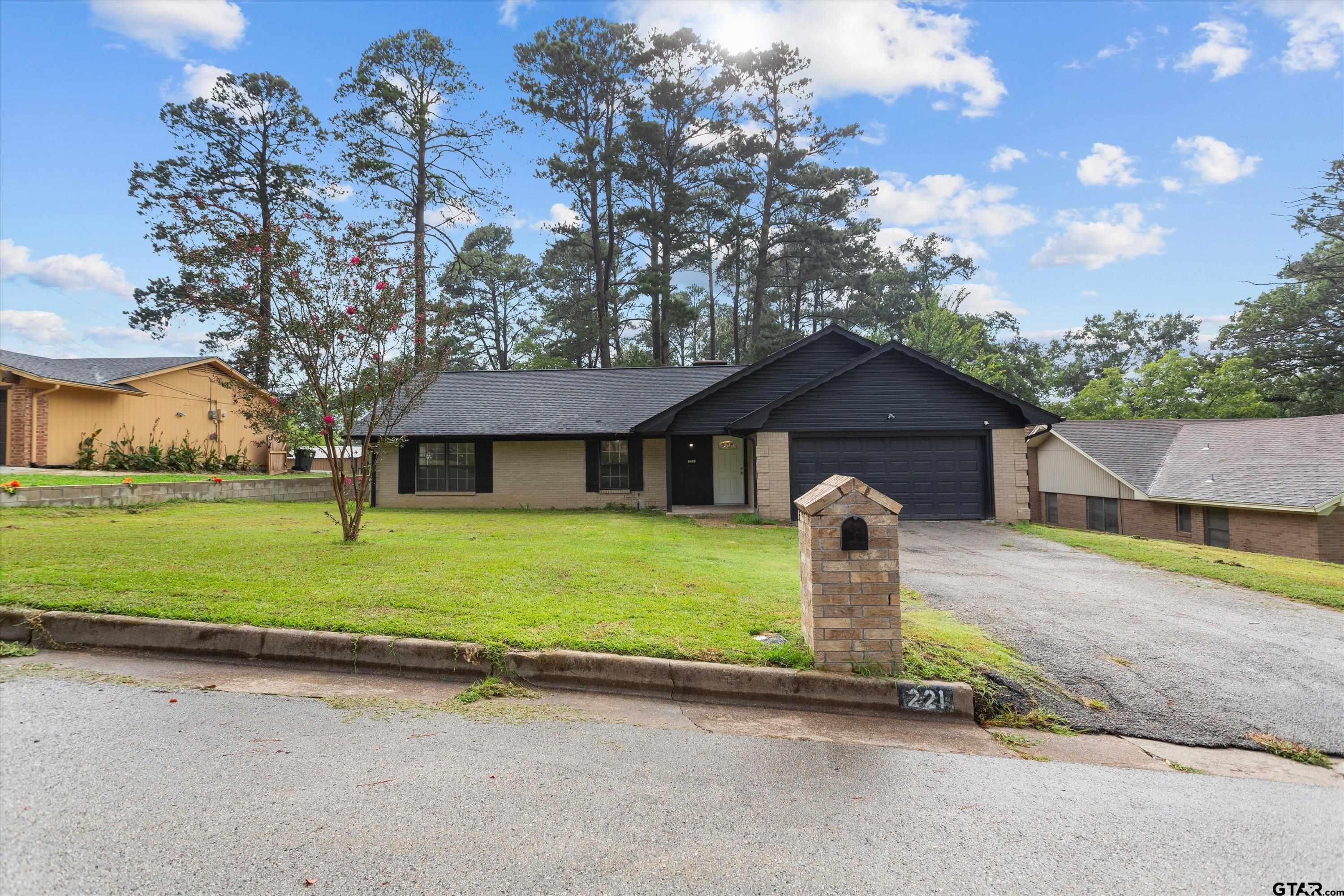 221 Tournament Rd