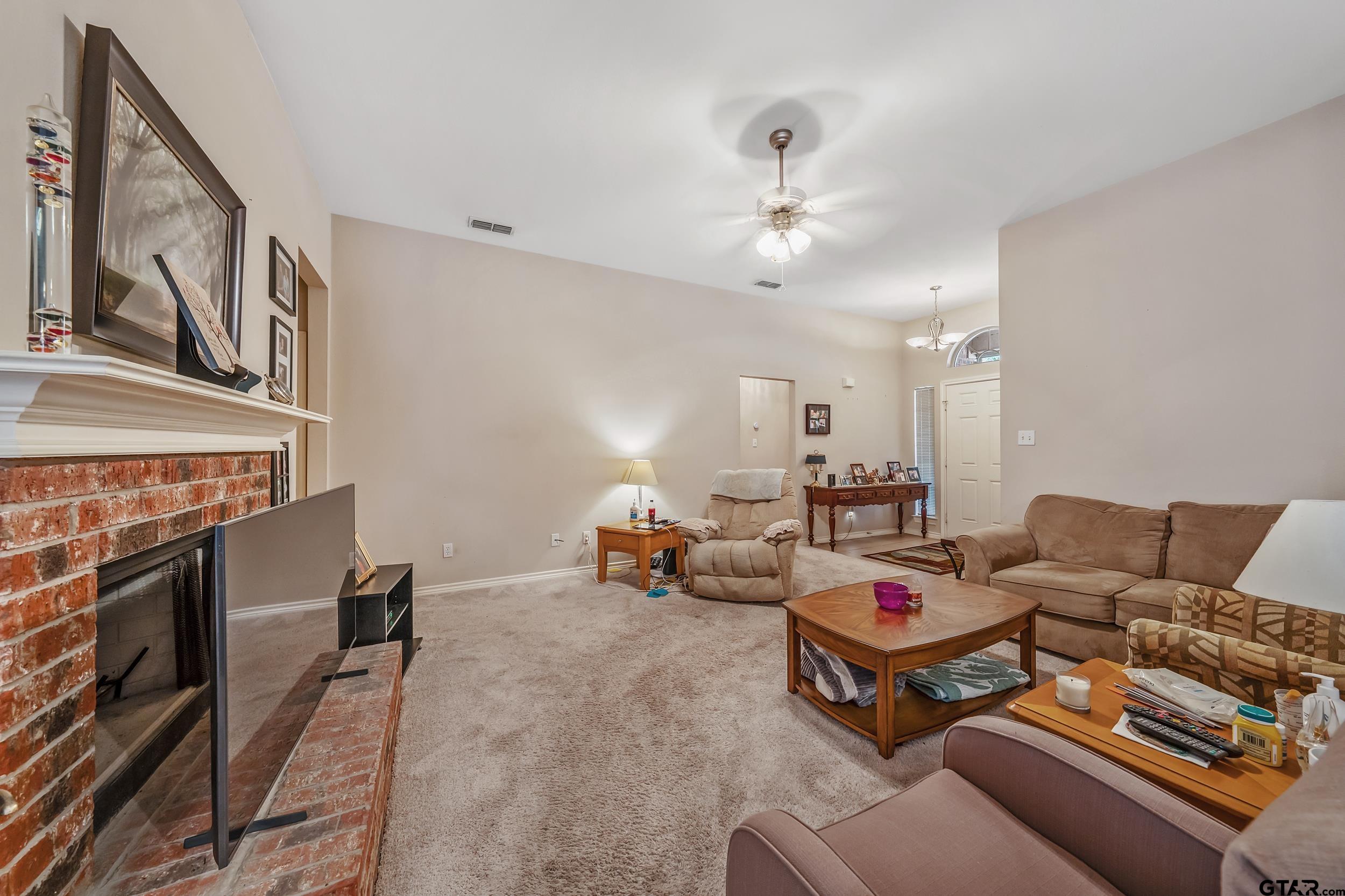 6952 La Hacienda Dr