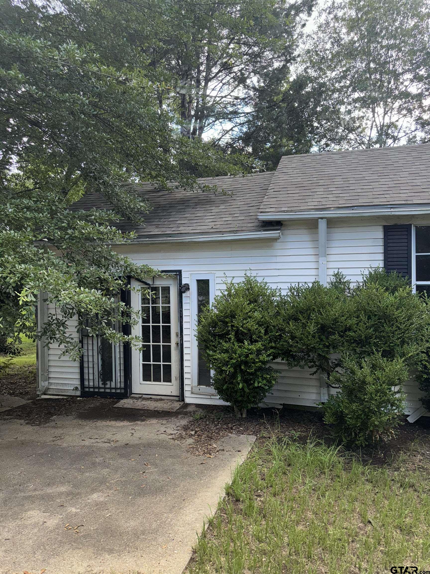 107 Acorn Dr.
