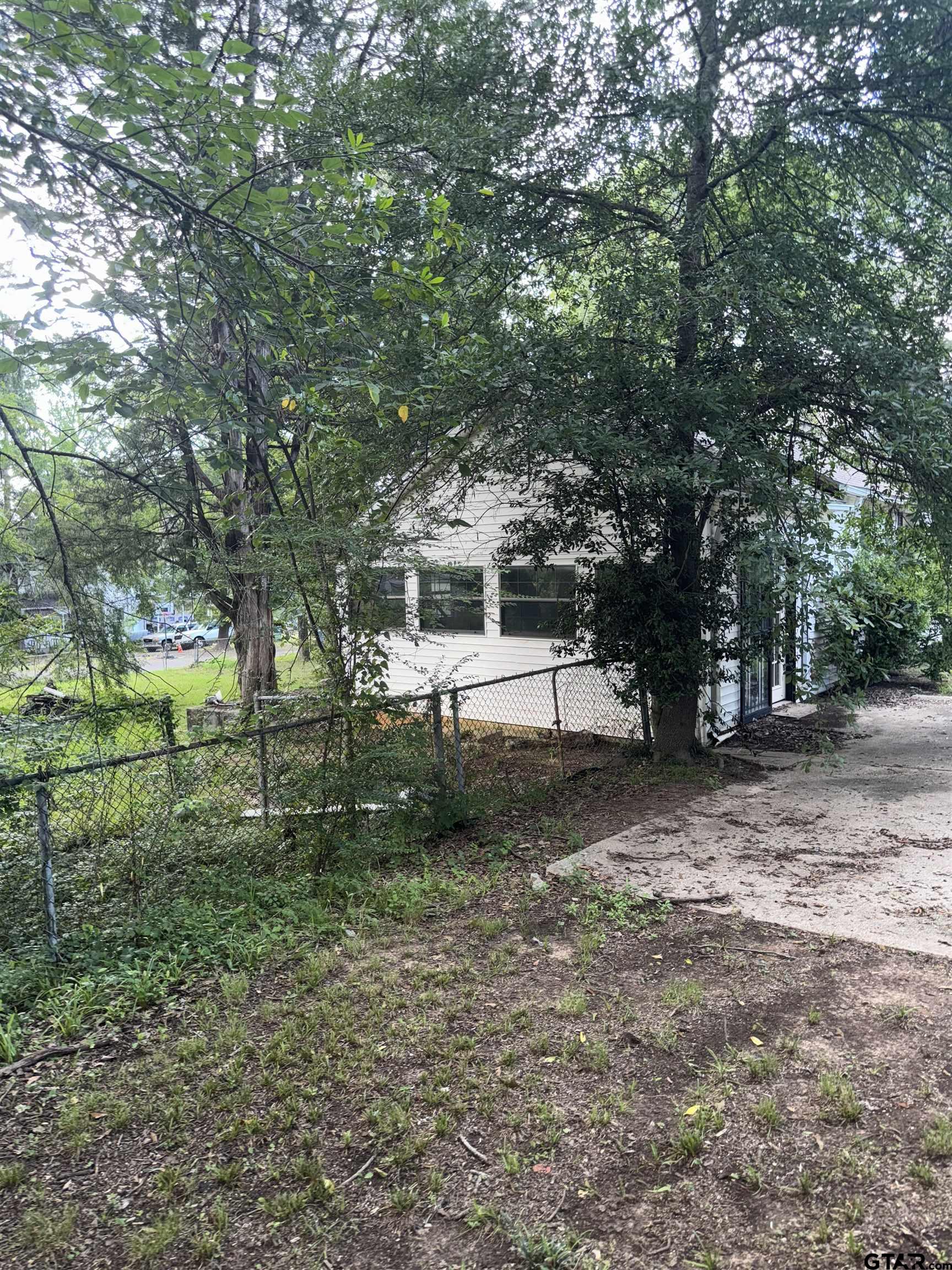 107 Acorn Dr.