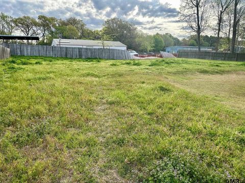 204 North Creek Ct. Whitehouse TX 75791