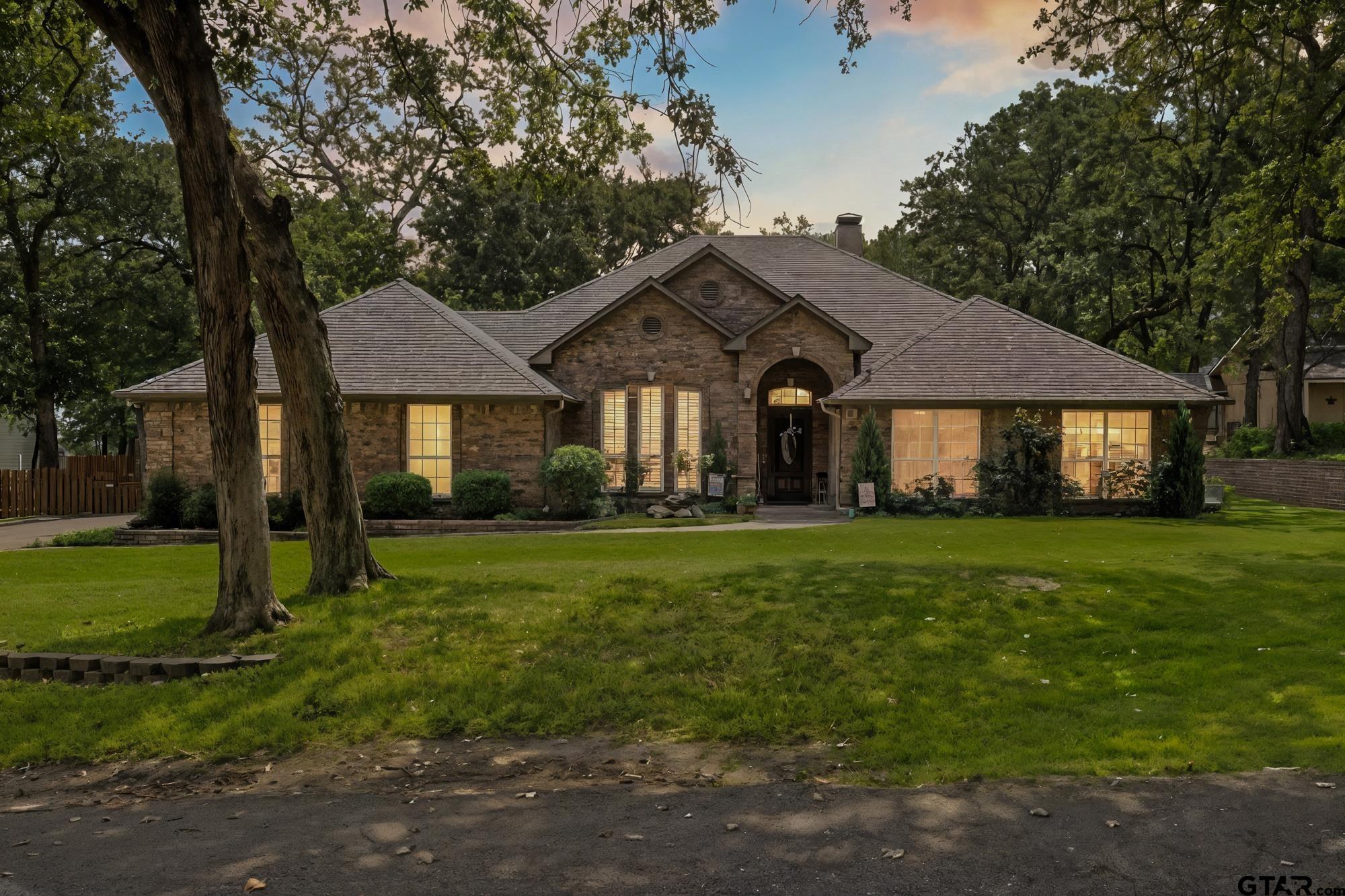 23301 Greenwood Trail