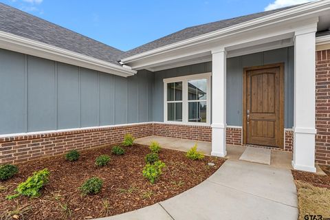 A home in Lindale