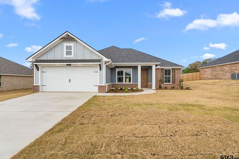 A home in Lindale