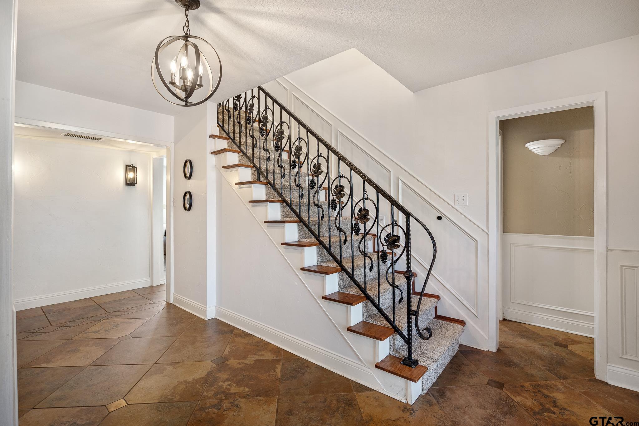 287 North Bay Drive