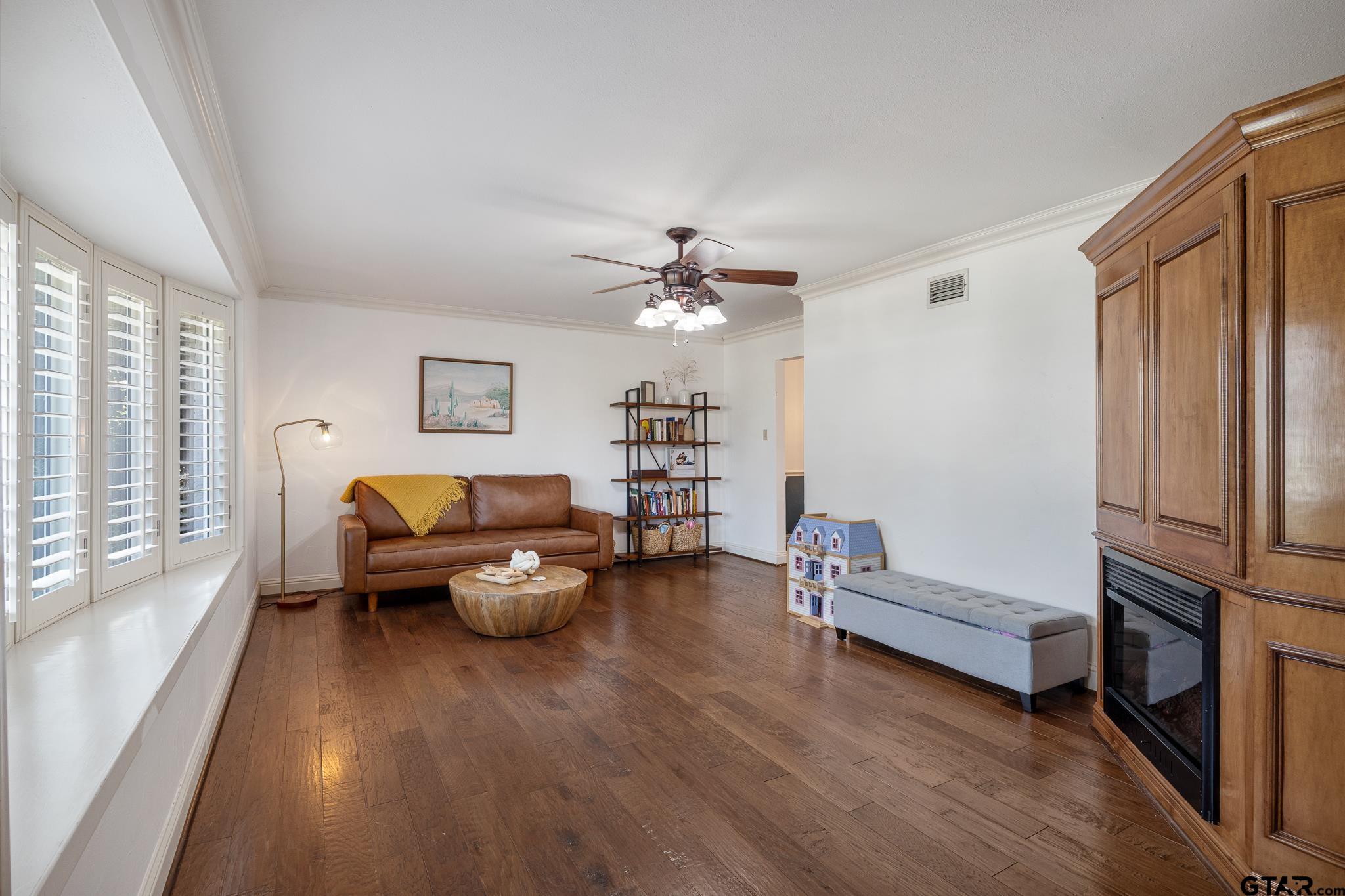 287 North Bay Drive