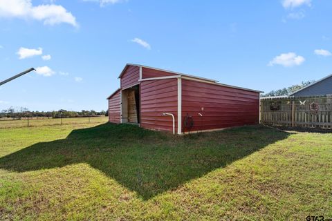 A home in Grand Saline