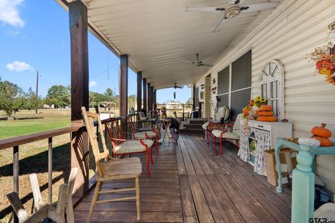 A home in Grand Saline