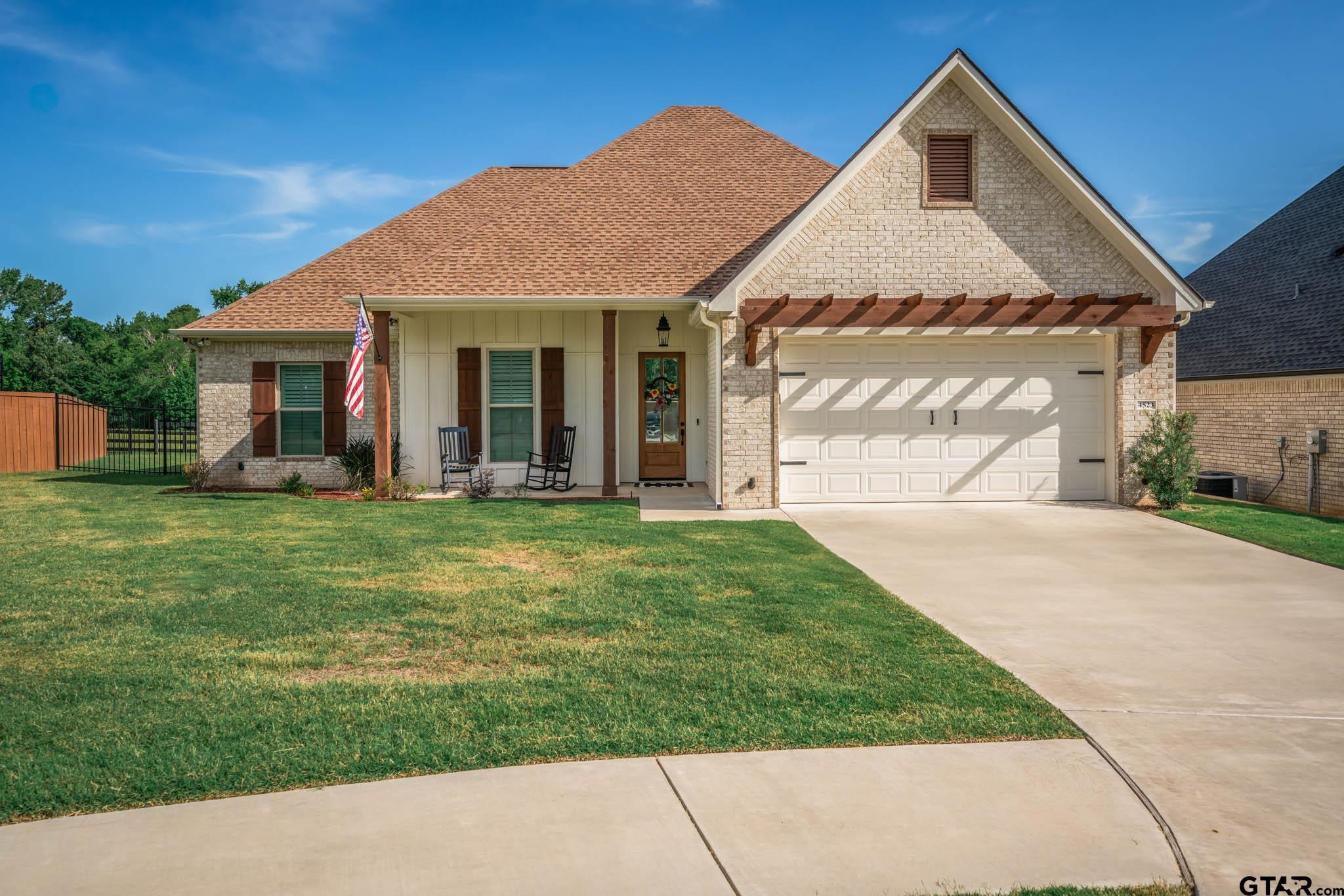4523 Lone Oak LN