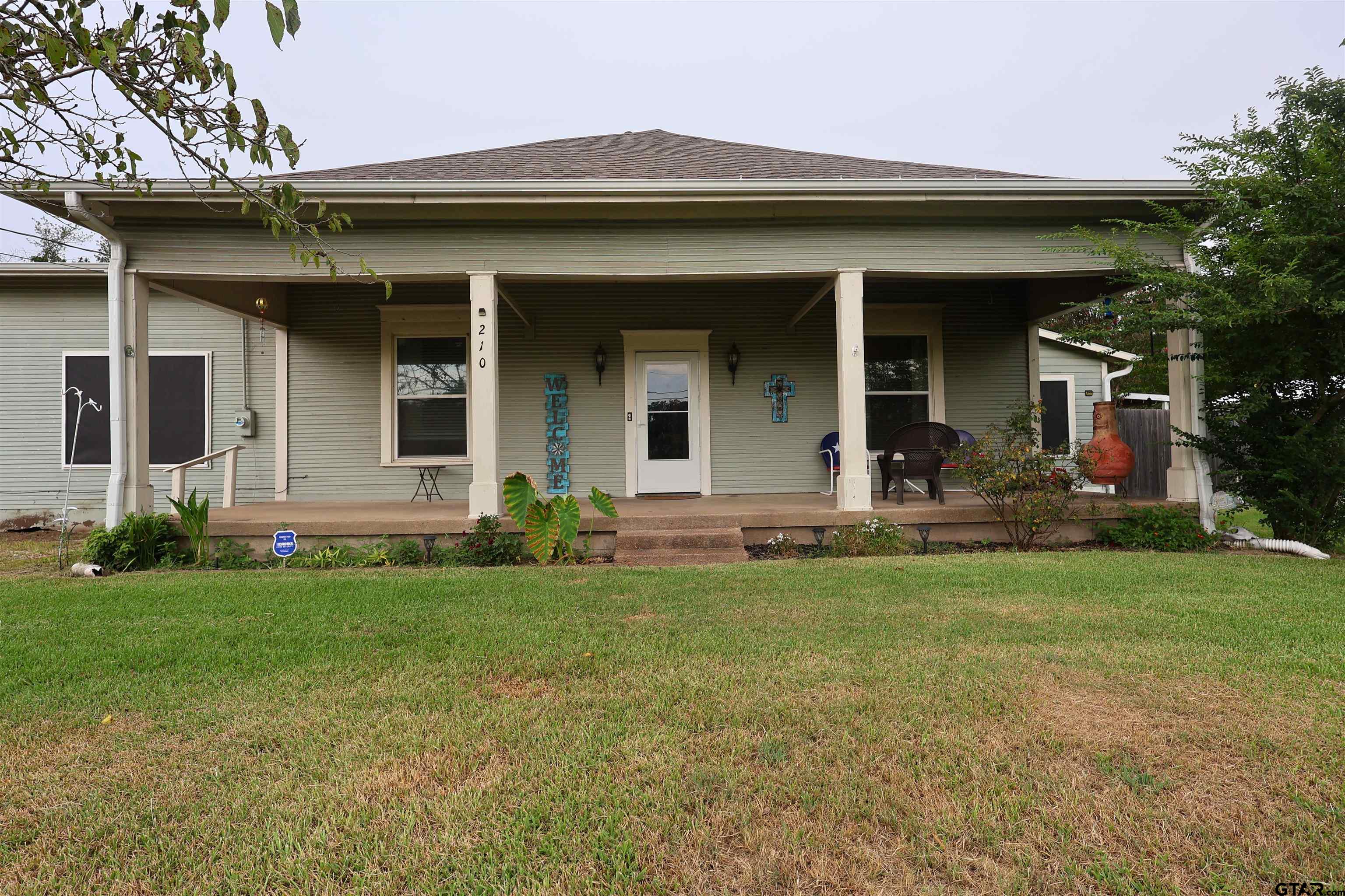 210 Hopkins - Photo 2