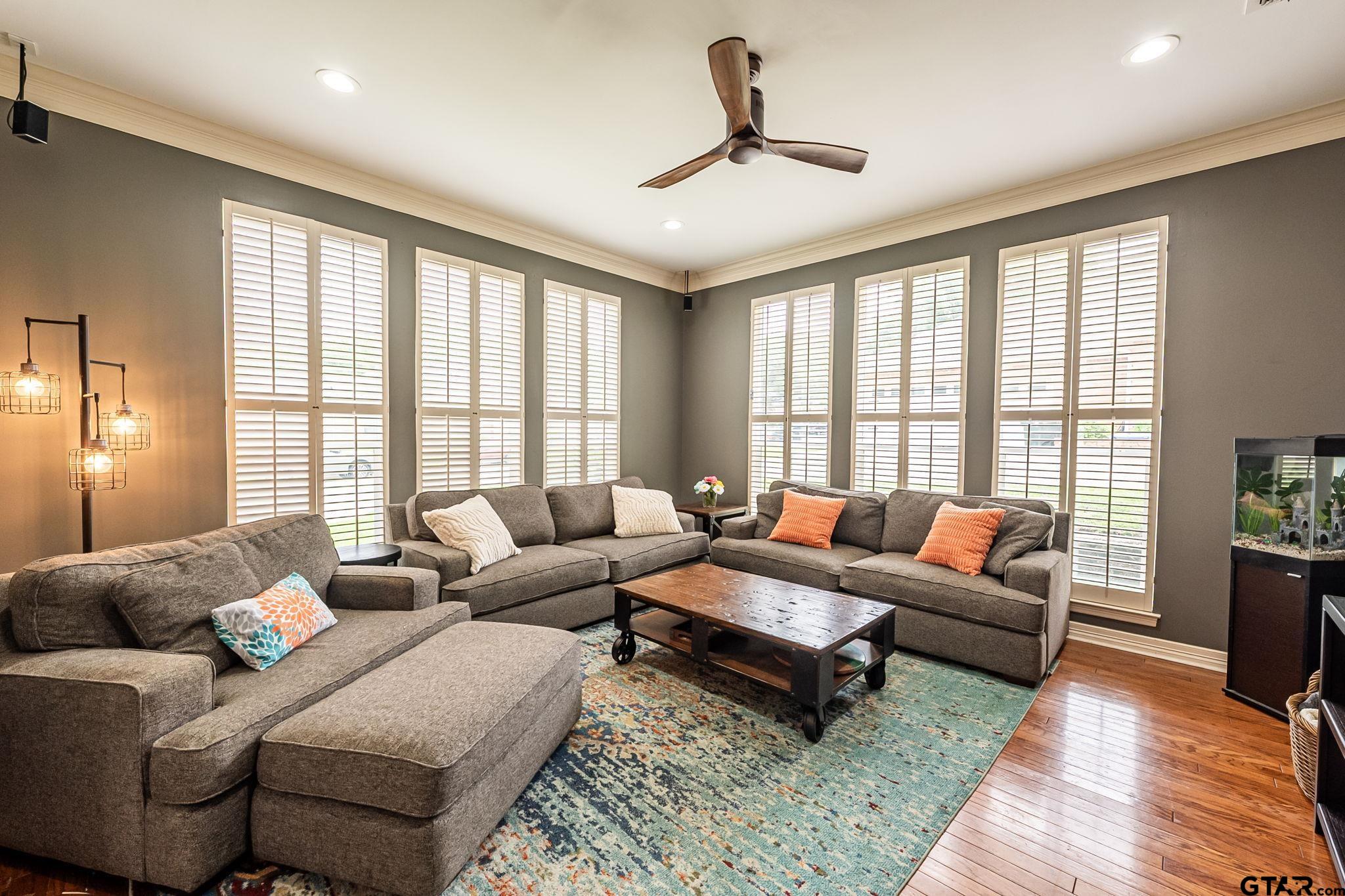 5701 Churchill
