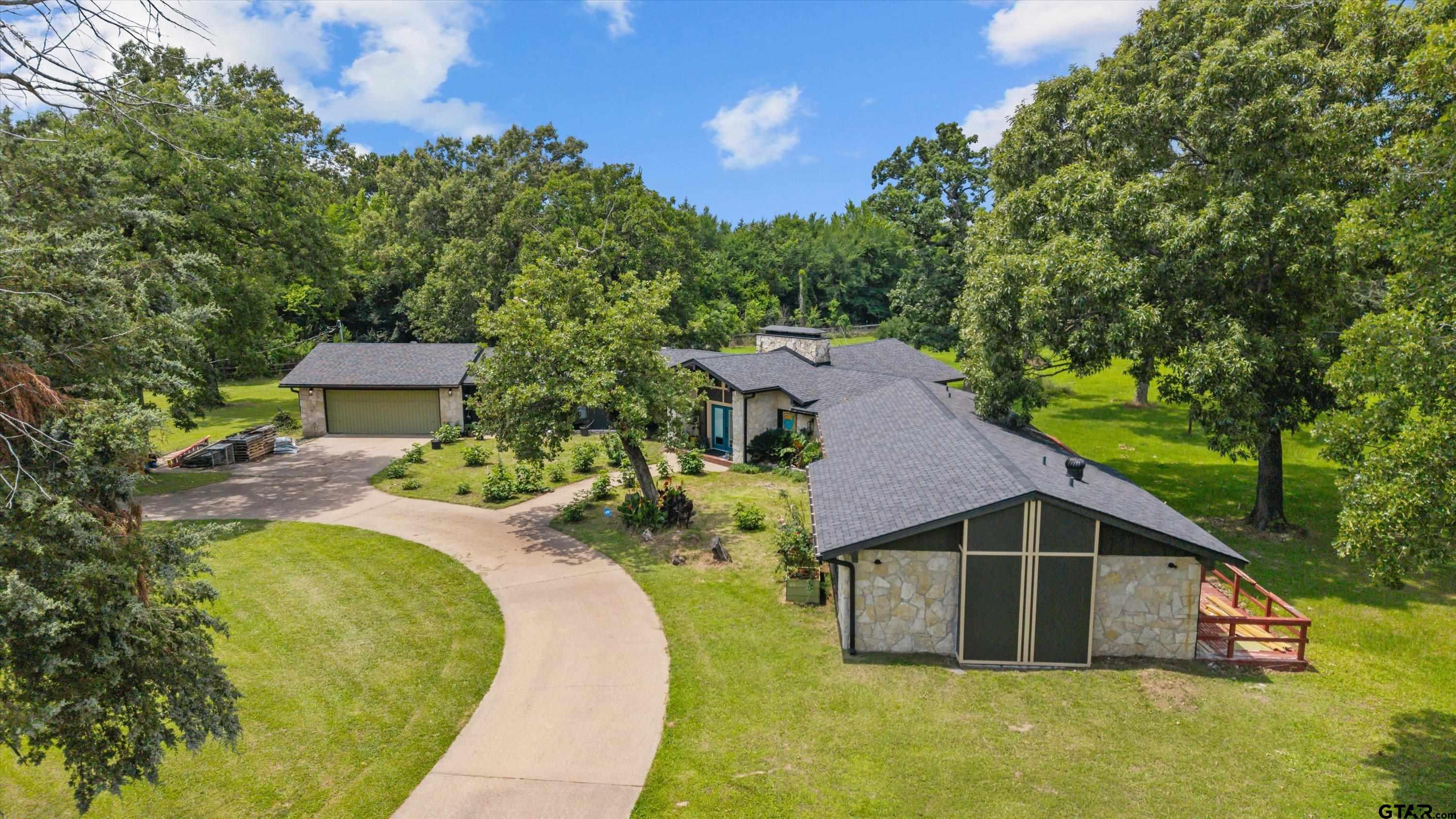 412 Woodhaven Cir