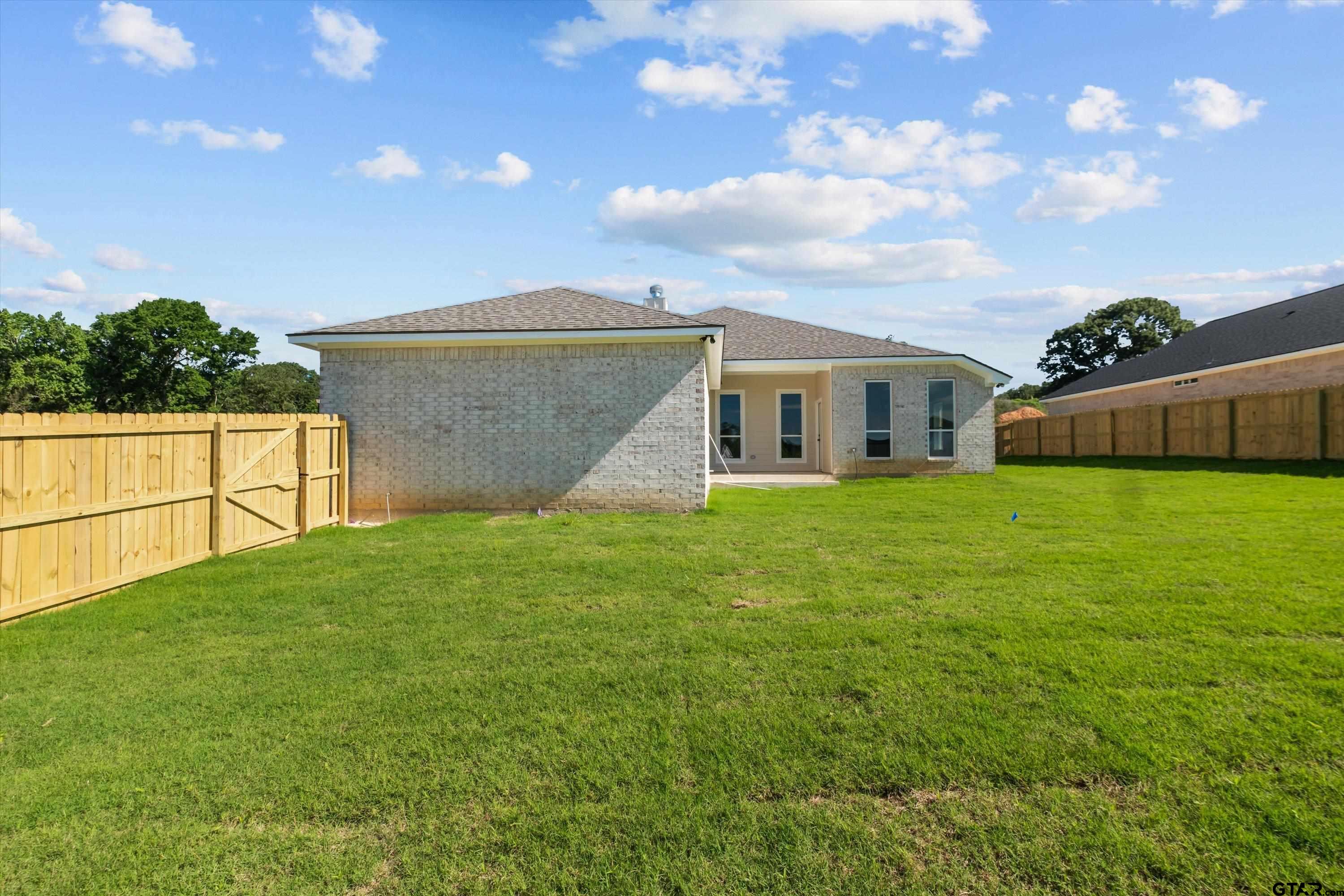 16509 Crossing Circle