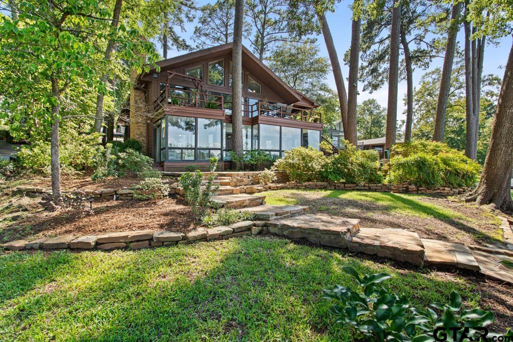 1639 Tanglewood Dr E.