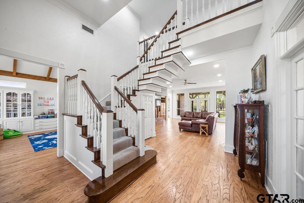 6601 Hollytree Circle