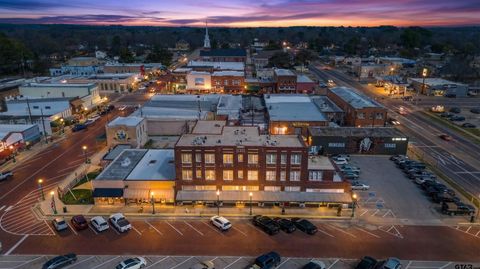 115 E Commerce St Mineola TX 75773