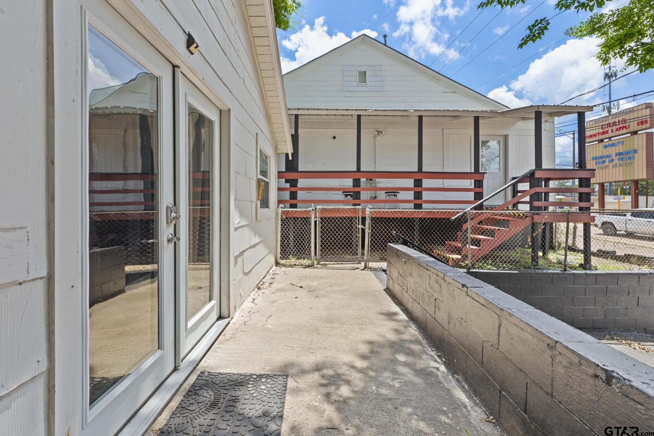 215 W Grand Avenue