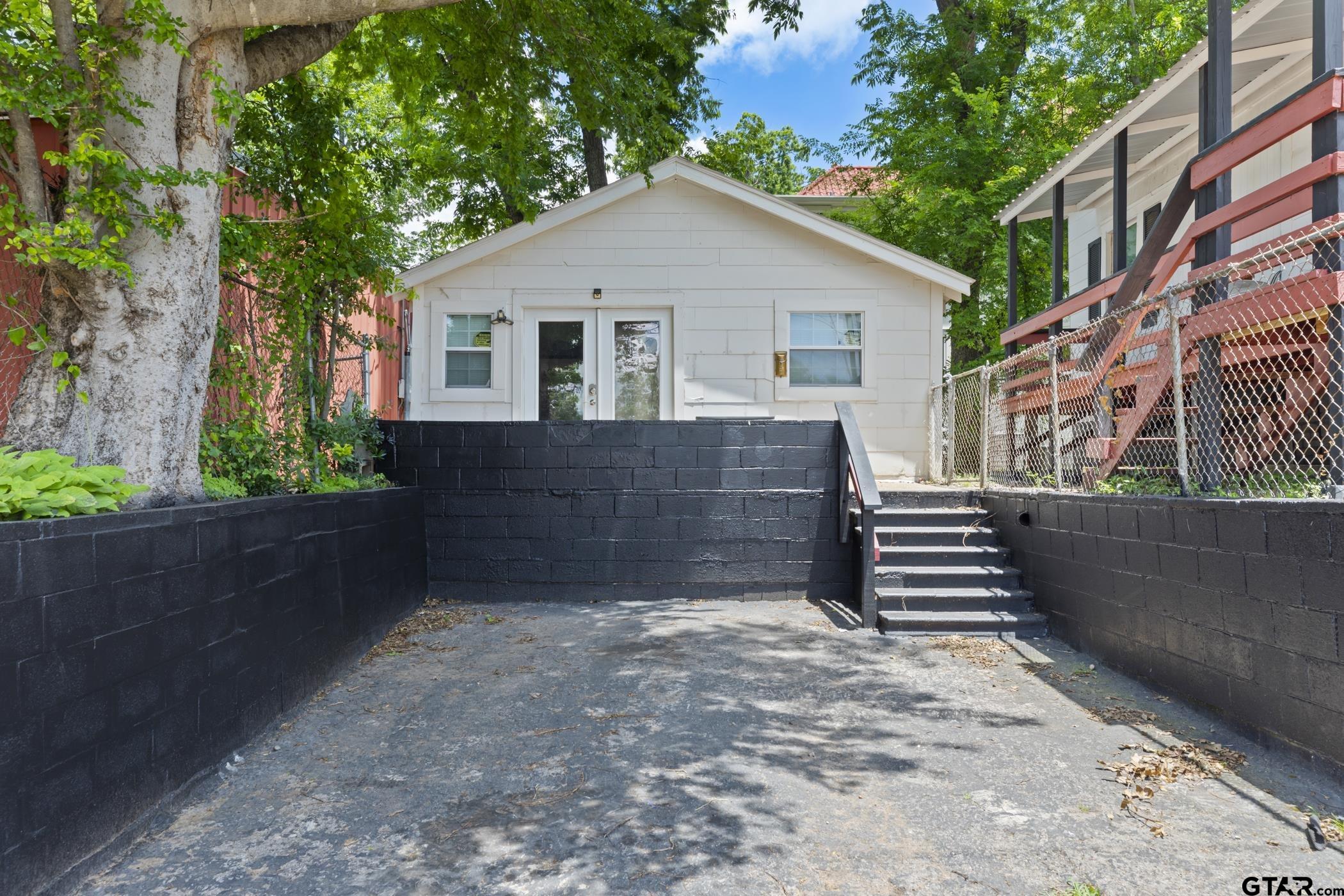 215 W Grand Avenue