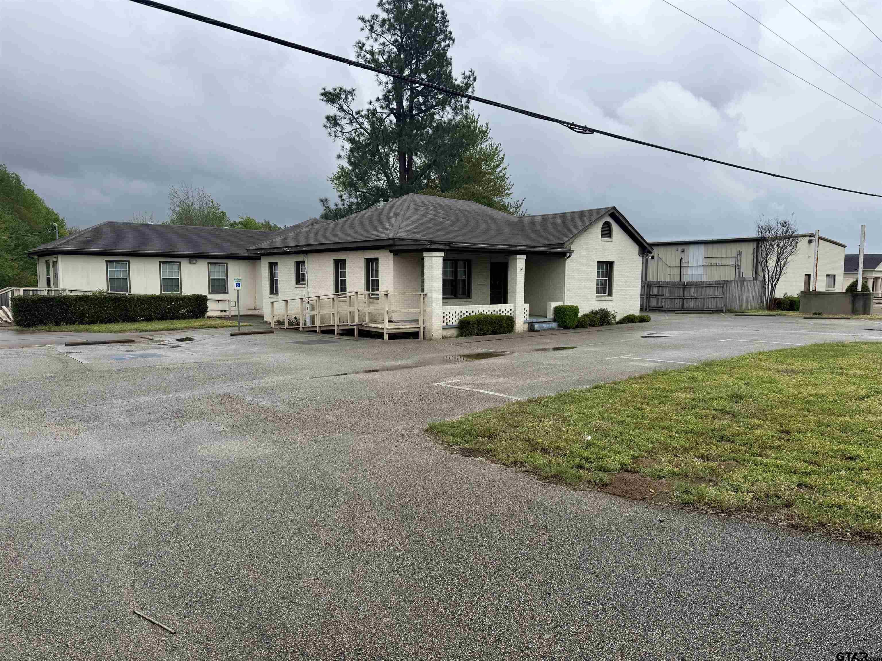 2410 & 2416 S Main St.