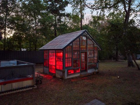 A home in Pittsburg