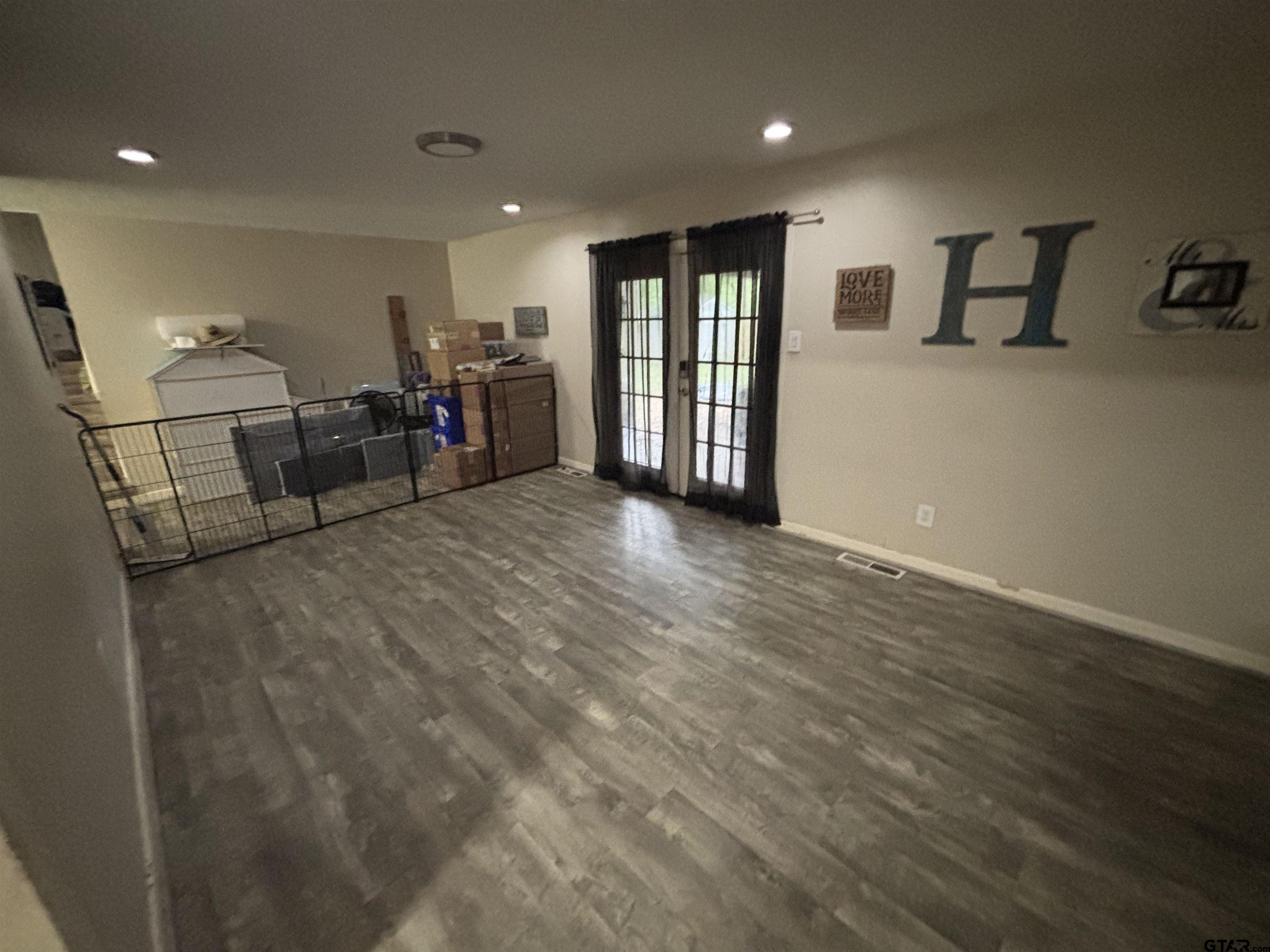 3135 Rollingwood Dr.