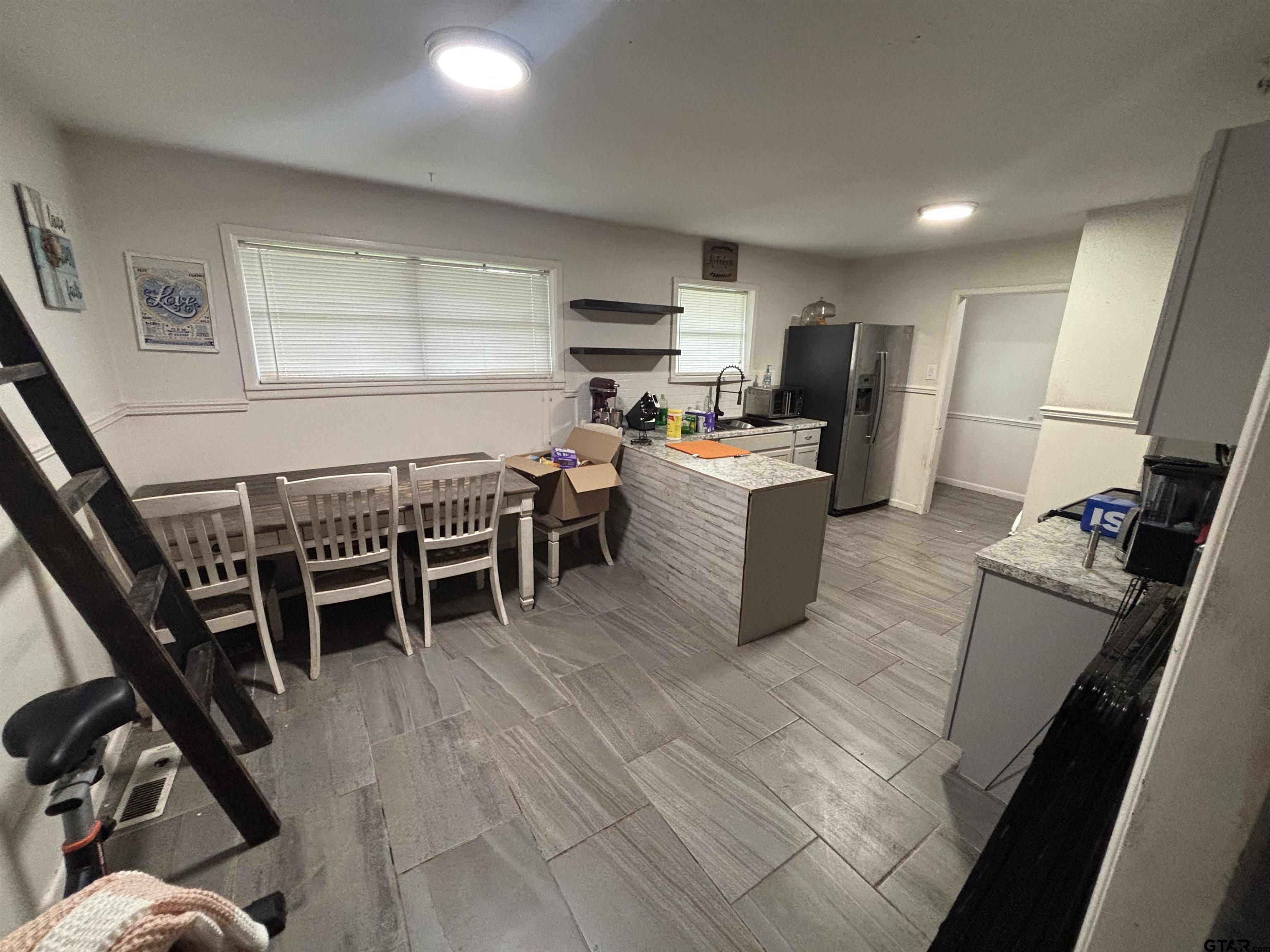 3135 Rollingwood Dr.