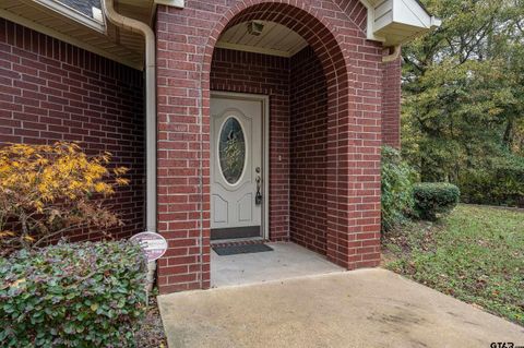 A home in Lindale