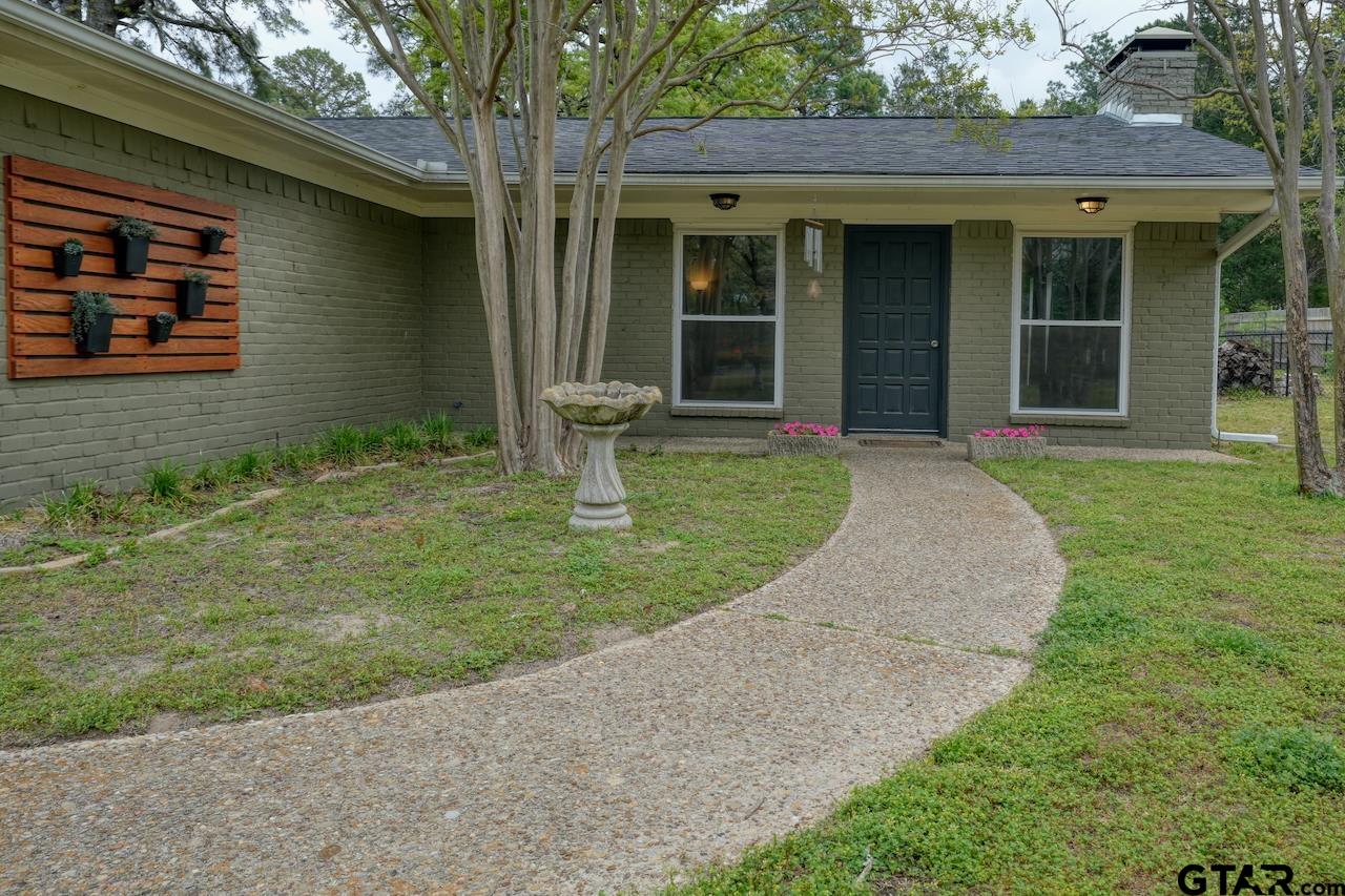 531 Dogwood Ln
