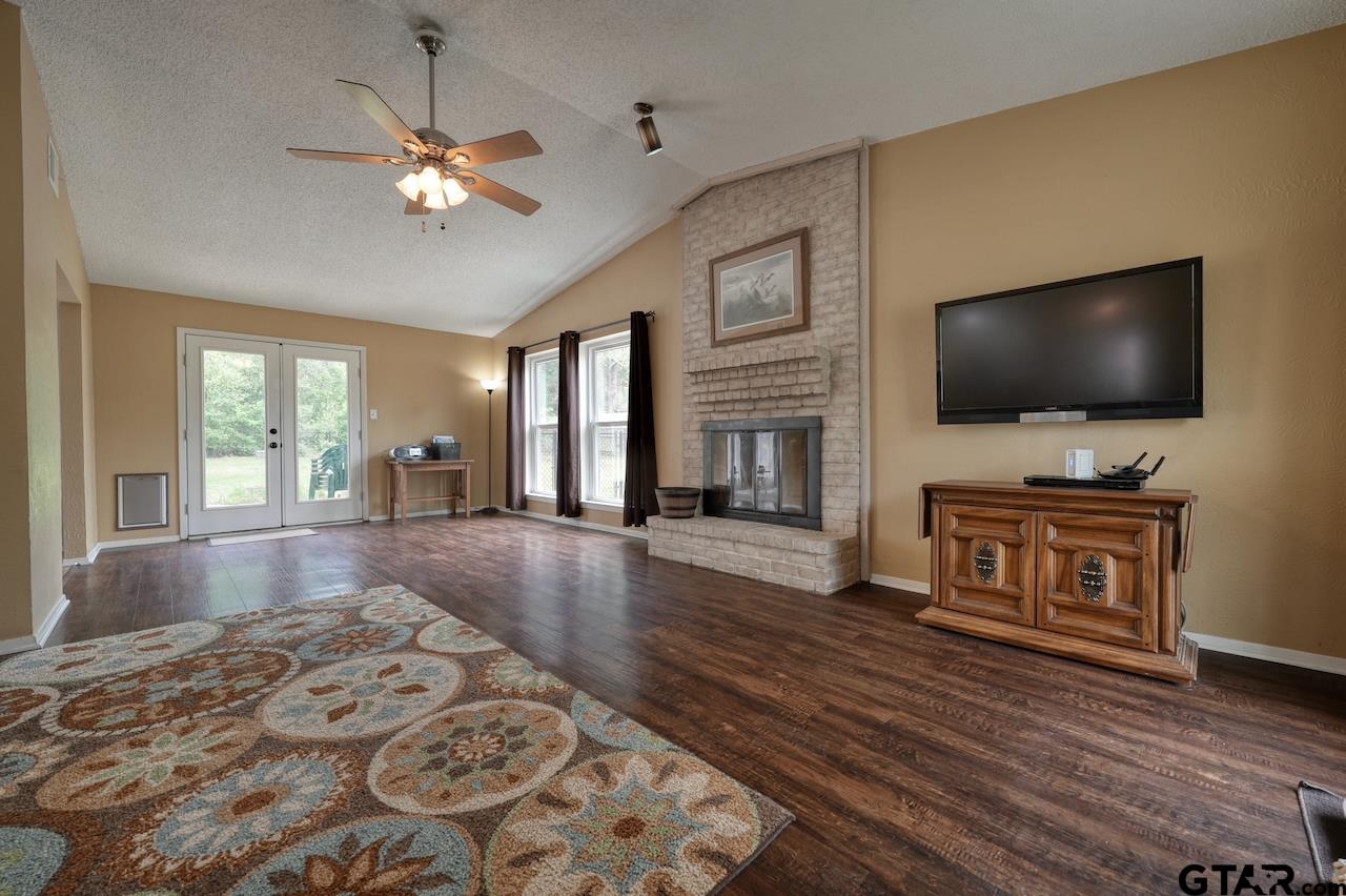 531 Dogwood Ln