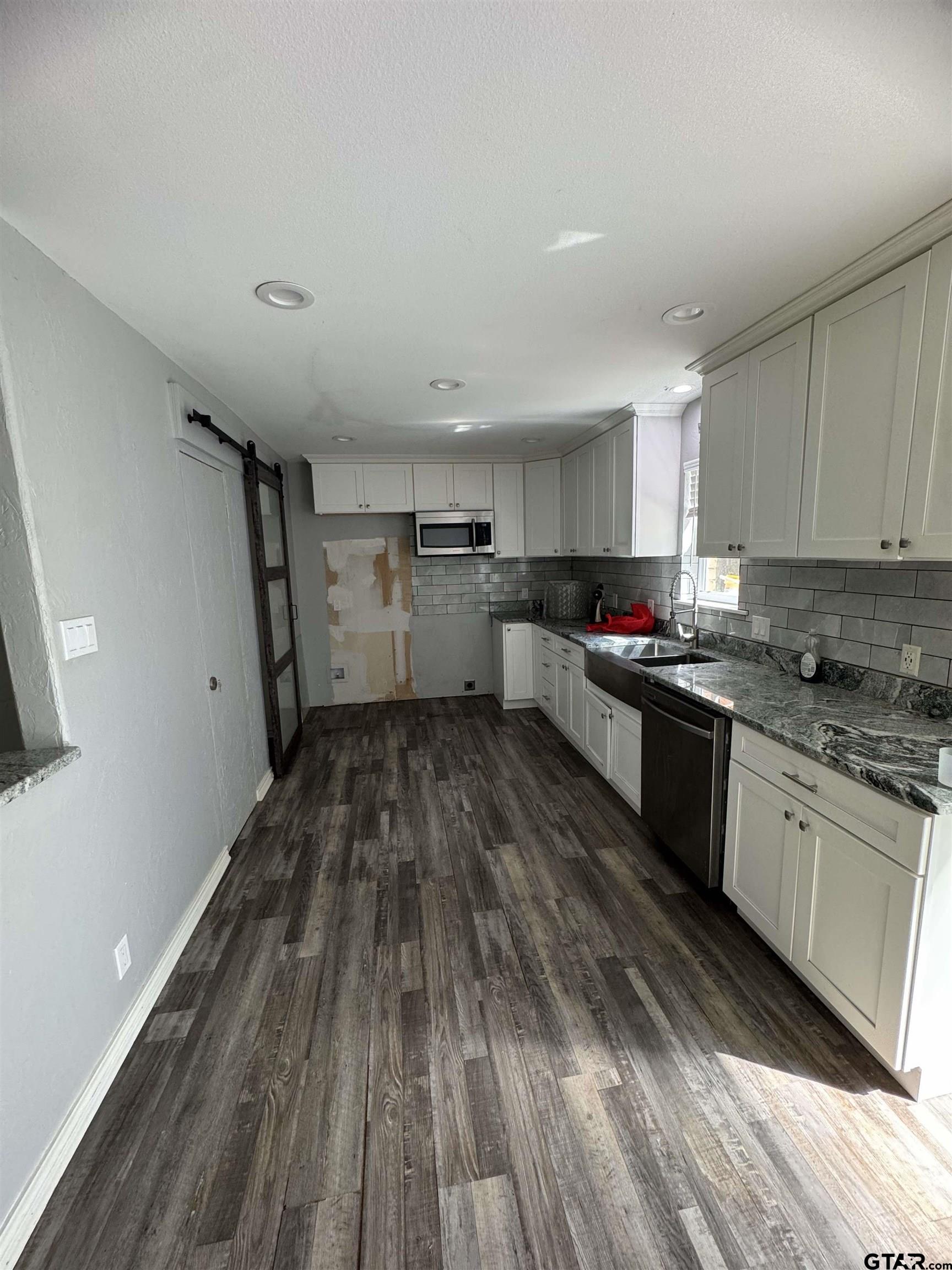 10816 Mountain View Place